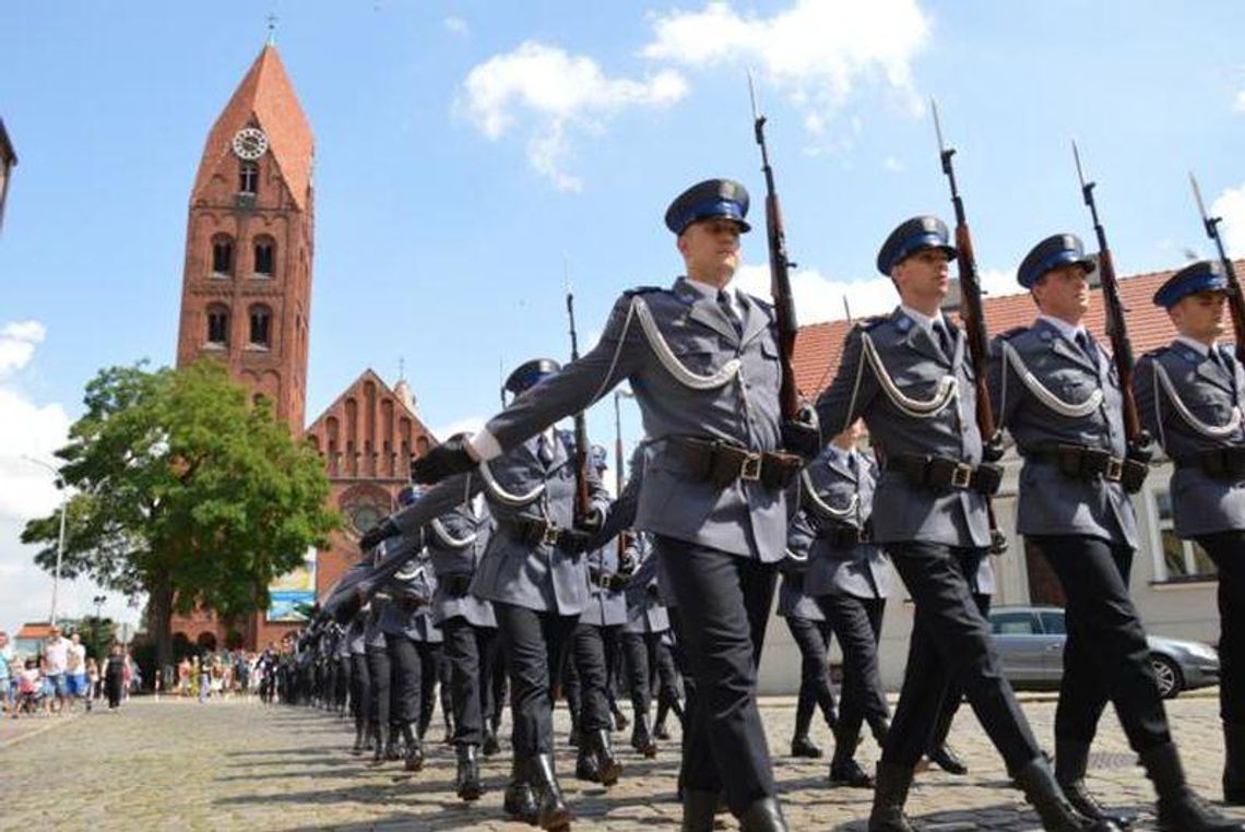 Policja z Wielkopolski świętowała w Ostrowie ZDJĘCIA