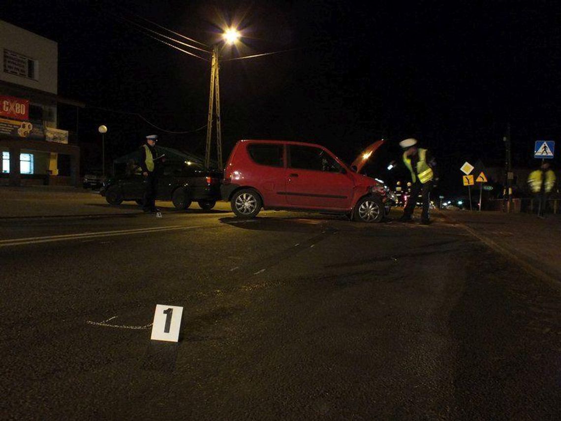 Policjant ranny w wypadku ZDJĘCIA