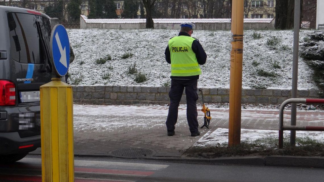 Potrącenie kobiety na ul. Podmiejskiej ZDJĘCIA