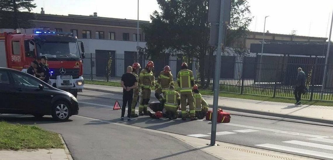 Potrącenie motorowerzystki! Kobieta z obrażeniami ciała trafiła do szpitala