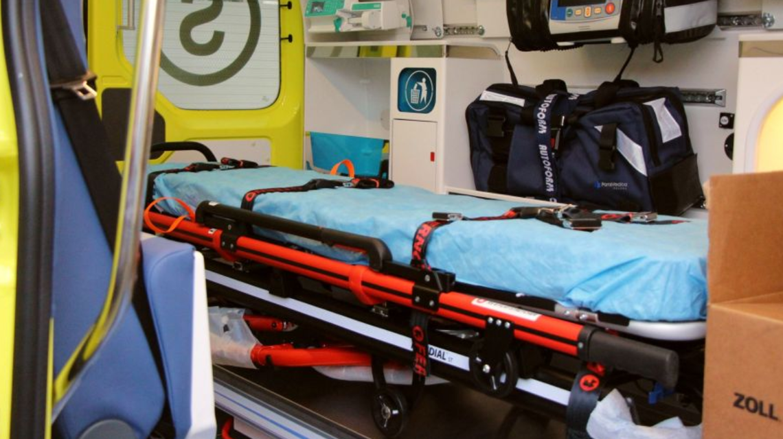 POWIAT: Mężczyzna porażony prądem podczas prac. Strażacy użyli AED POWIAT: Mężczyzna porażony prądem podczas prac. Strażacy użyli AED