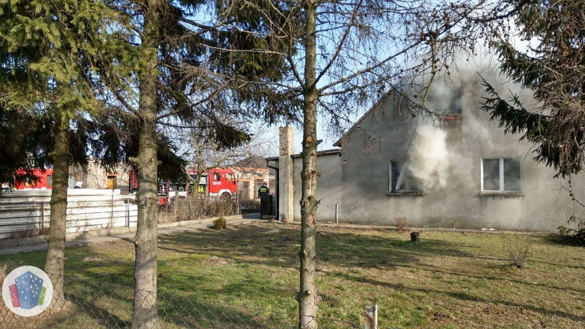 Pożar domu jednorodzinnego w Ociążu ZDJĘCIA