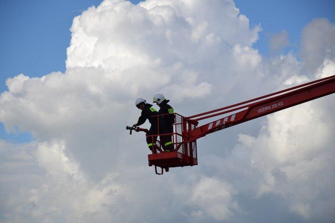 Pożar fabryki mebli w Piaskach pod Kępnem