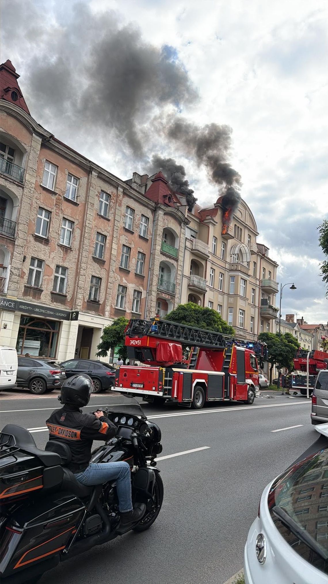 Pożar mieszkania przy ul. Górnośląskiej. Z okna buchał ogień!