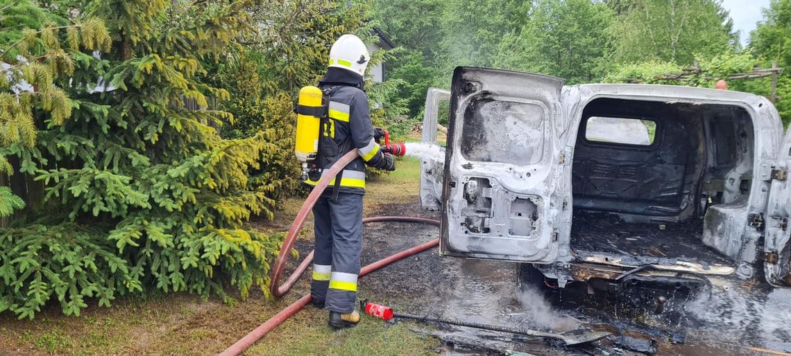 Pożar samochodu z instalacją LPG [ZDJĘCIA]