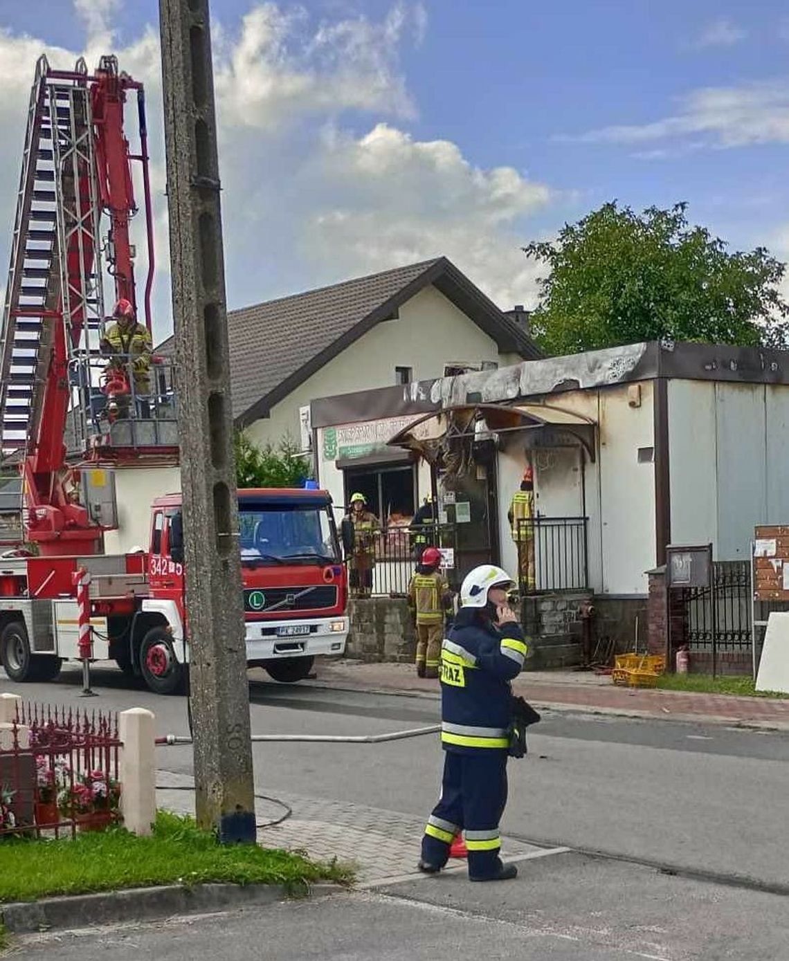 Pożar sklepu spożywczo-monopolowego. Wnętrze spłonęło doszczętnie