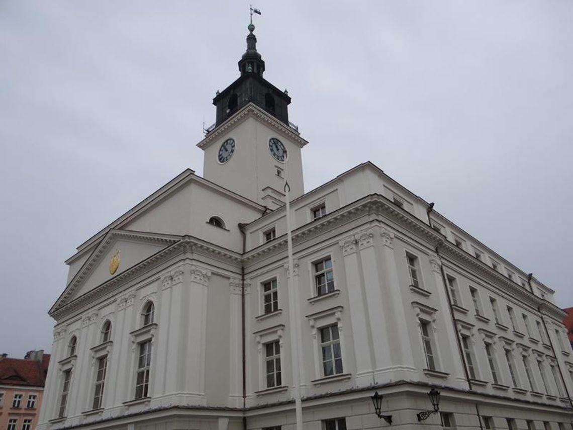Prawie 8 mln zł na „trzynastki” dla kaliskiej budżetówki