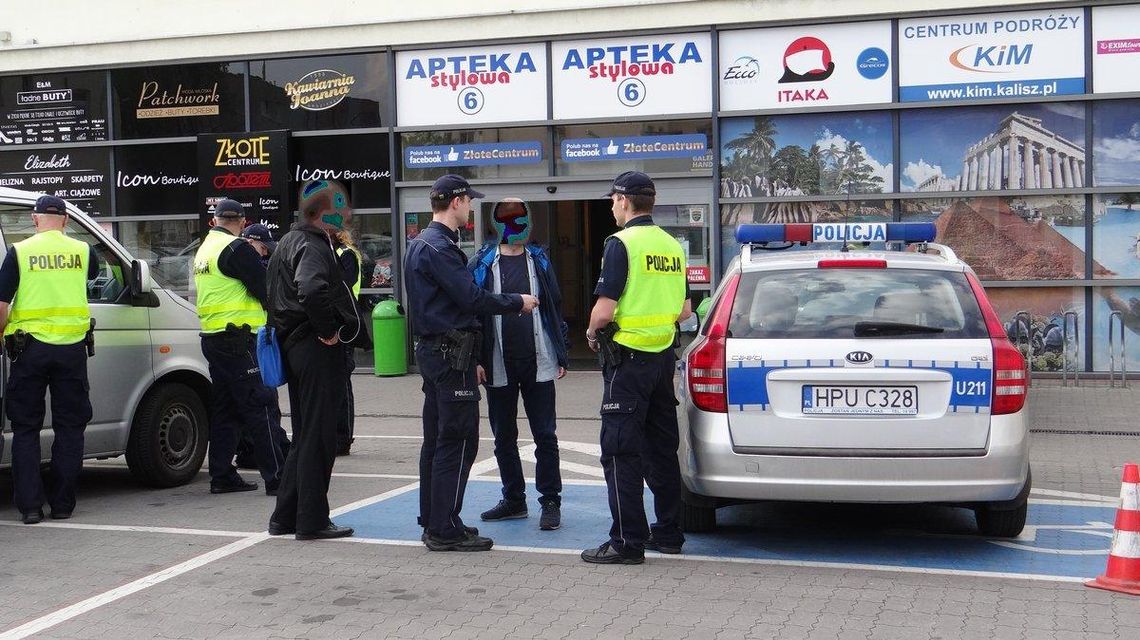 Próbowali okraść bankomat ZDJĘCIA