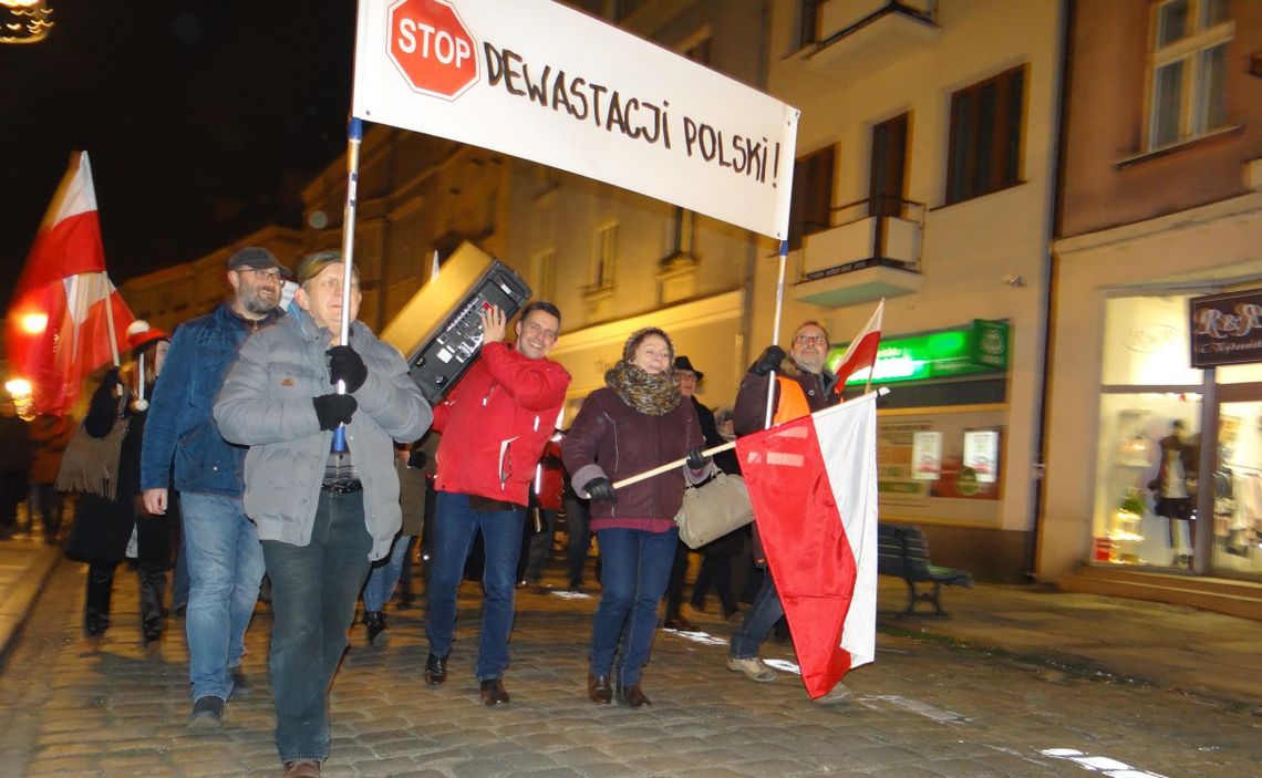 „Precz z PiS-em!” 13 grudnia w Kaliszu WIDEO i ZDJĘCIA