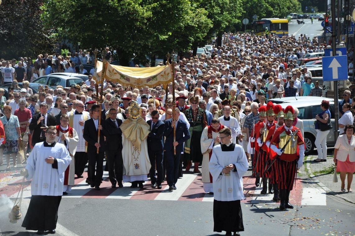 Procesja Bożego Ciała w Kaliszu ZDJĘCIA