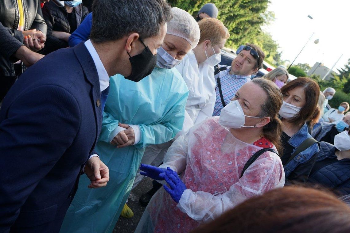 Protest w kaliskim DPS-ie. Żądają odwołania dyrektorki ZDJĘCIA