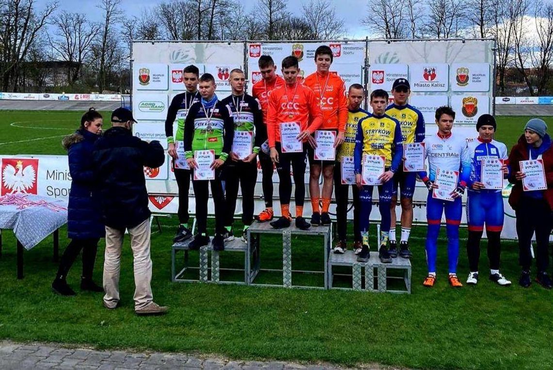 Pucharowe podium juniorów młodszych KTK