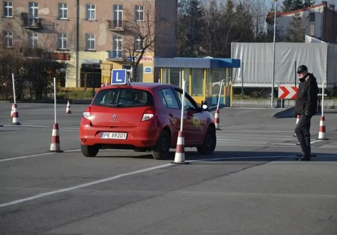 Rewolucja dla kierowców od września. Nowe zasady prawa jazdy i surowe kary Rewolucja dla kierowców od września. Nowe zasady prawa jazdy i surowe kary