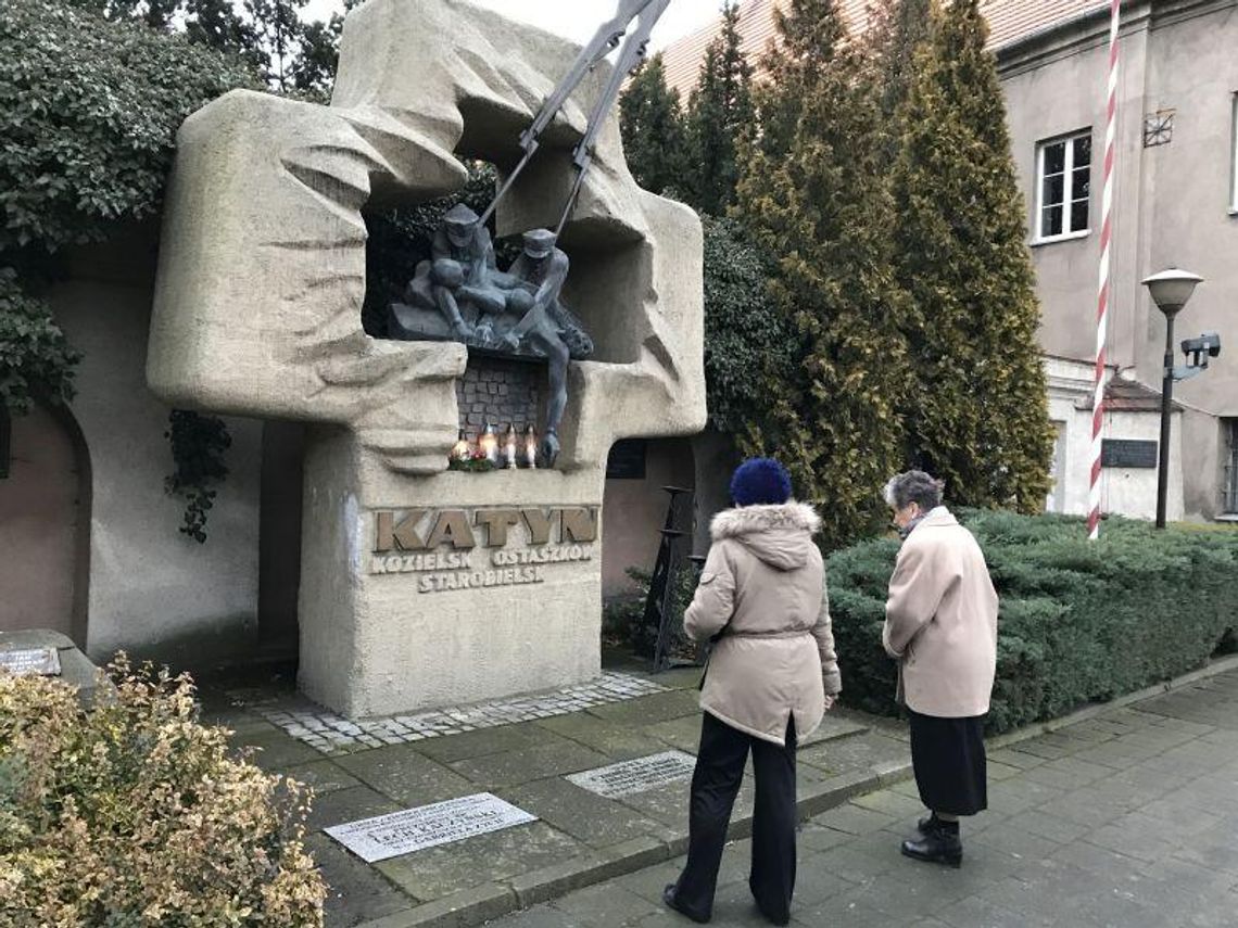 Rodzina Katyńska w hołdzie pomordowanym ZDJĘCIA