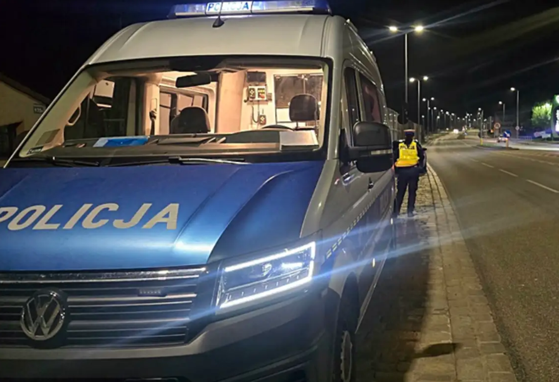 𝐑𝐎𝐃𝐙𝐈𝐍𝐍𝐀 𝐀𝐖𝐀𝐍𝐓𝐔𝐑𝐀! Postrzelił żonę i podpalił dom! Ruszył proces 62-latka 𝐑𝐎𝐃𝐙𝐈𝐍𝐍𝐀 𝐀𝐖𝐀𝐍𝐓𝐔𝐑𝐀! Postrzelił żonę i podpalił dom! Ruszył proces 62-latka
