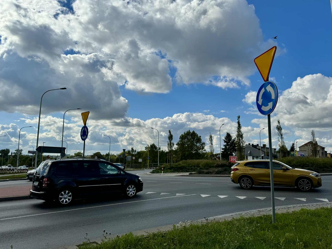 Rondo Piastowskie, Uniwersyteckie i im. Lecha Kaczyńskiego. Tak nazywają się nowe skrzyżowania w Kaliszu