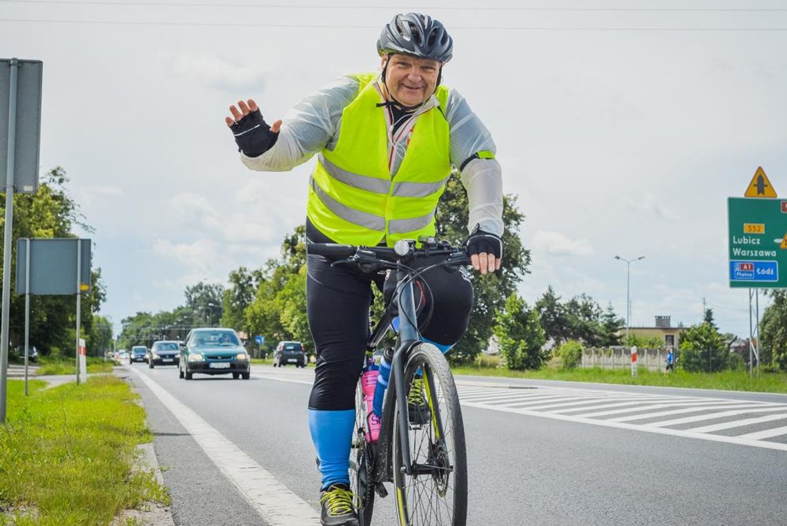 Rowerem z Kalisza do Malborka. Ku pamięci Piotra Szymańskiego (ZDJĘCIA)