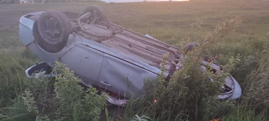 Rozbity opel w rowie, syn w areszcie. Oto  finał „rodzinnej” kradzieży