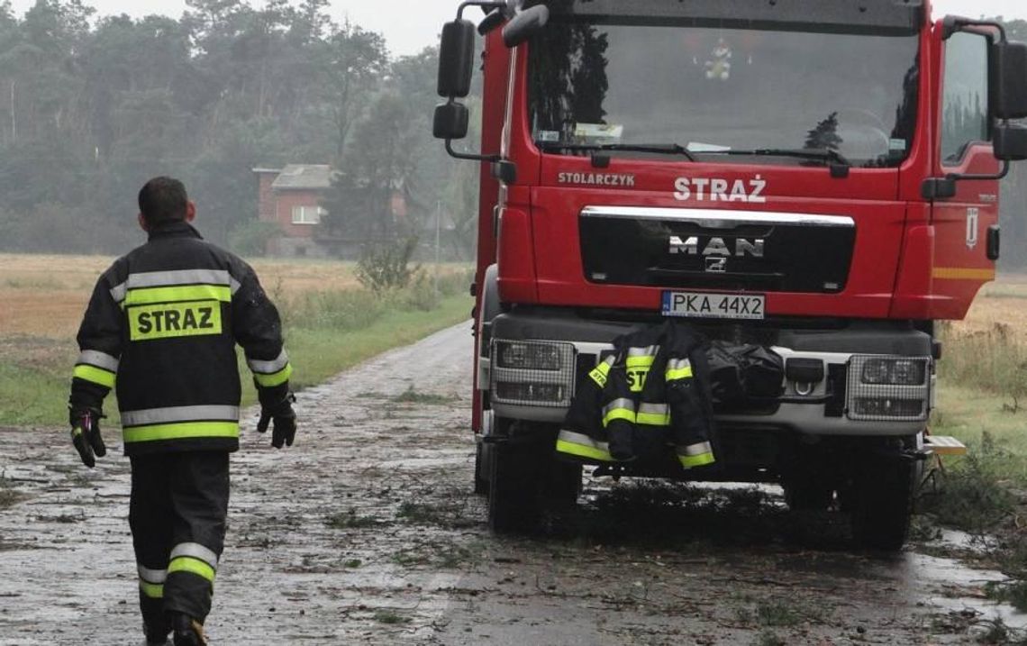 Rytel po nawałnicach czeka na pomoc. Odpowiadają strażacy