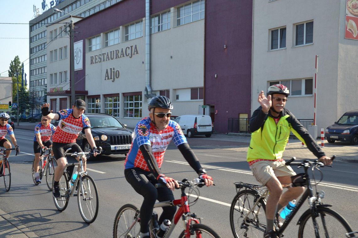 Samorządowcy jadą na rowerach do Częstochowy ZDJĘCIA