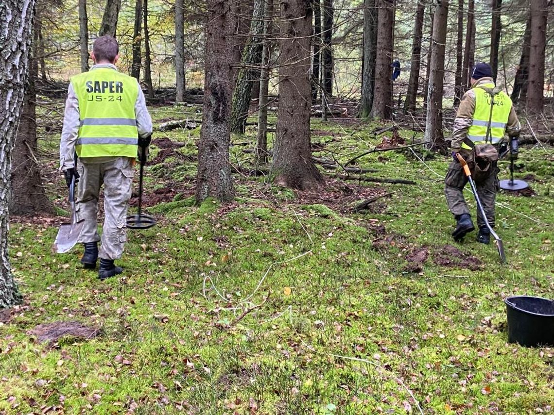 Saperzy wkroczyli do podkaliskiego lasu. Grzybiarze dokonali groźnego odkrycia Saperzy wkroczyli do podkaliskiego lasu. Grzybiarze dokonali groźnego odkrycia