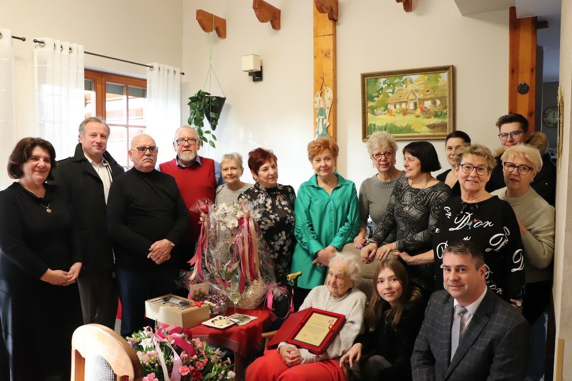 Setne urodziny pani Krystyny Maron, mieszkanki gminy Opatówek