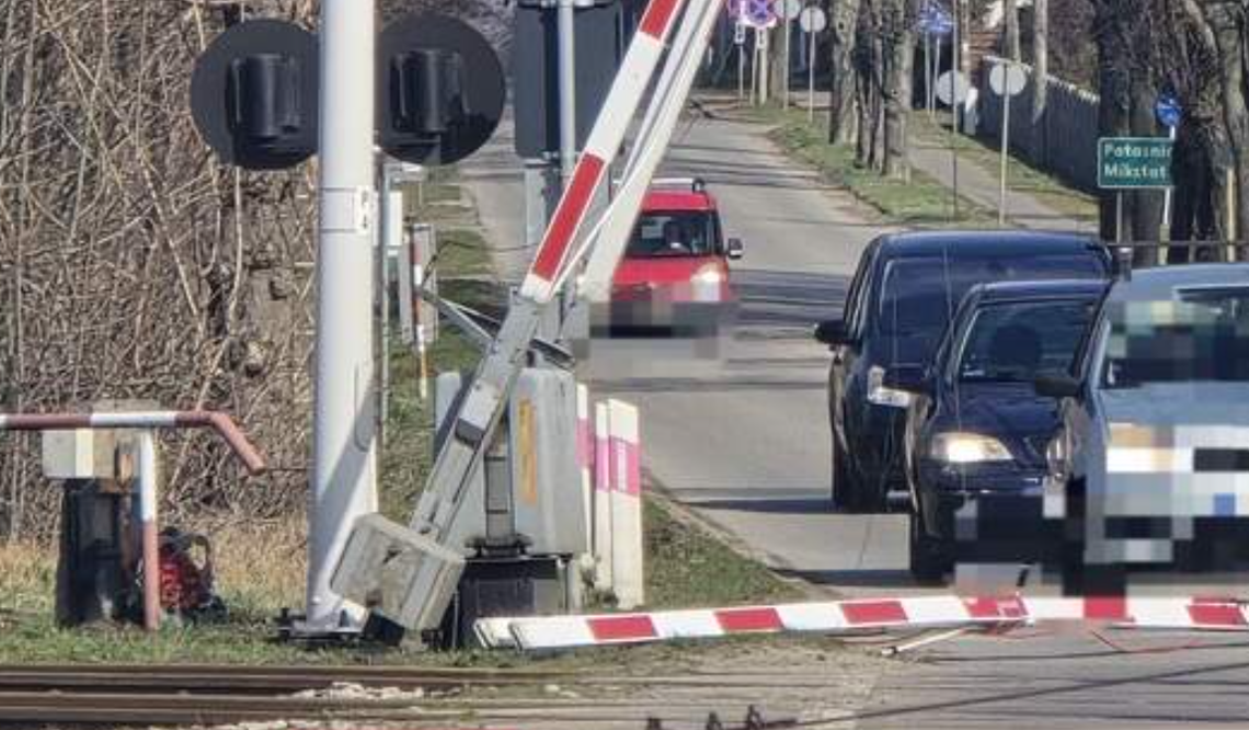 Skasował rogatkę. Zrobił tylko jeden błąd