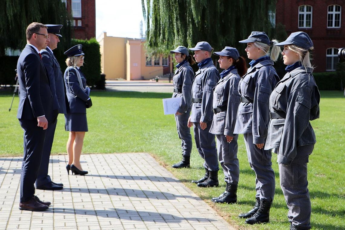 Ślubowanie w Wyższej Szkole Kryminologii i Penitencjarystyki w Szczypiornie ZDJĘCIA