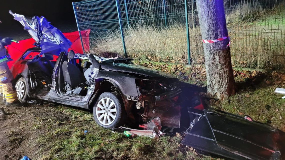 Czołówka z ciężarówką w Łaszkowie. Nie żyją dwie młode osoby