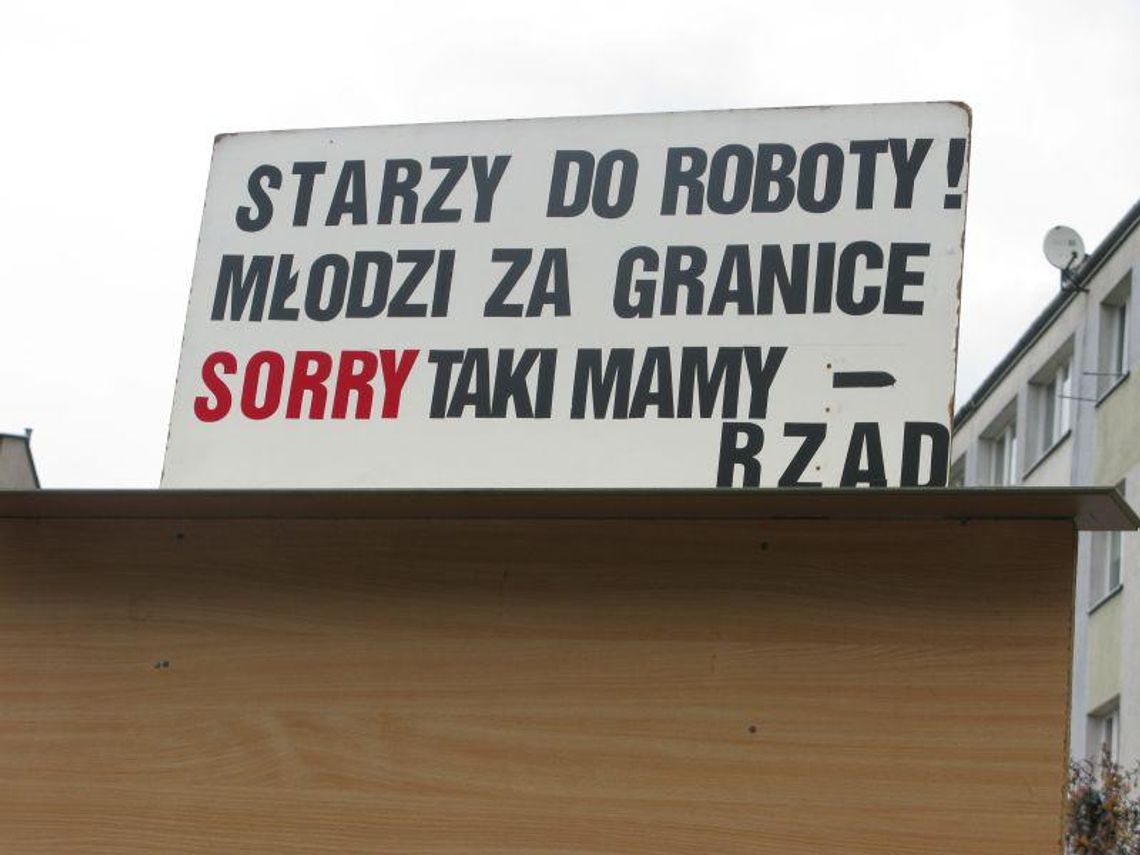 Sorry, taki mamy rząd... - wiemy, kto ustawił tablicę! „To samowola”