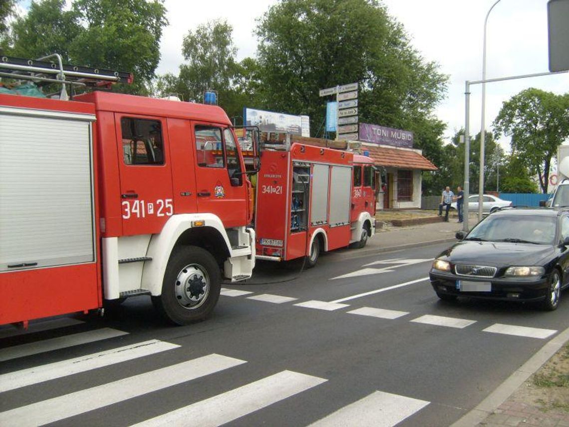 Spłonął pawilon ze sprzętem ogrodowym ZDJĘCIA