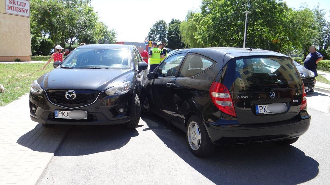 Spowodował dwie kolizje w ciągu niespełna dwóch godzin. 66-latek rozbił cztery samochody ZDJĘCIA