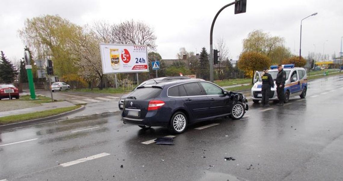 Spowodował kolizję i uciekł w pole