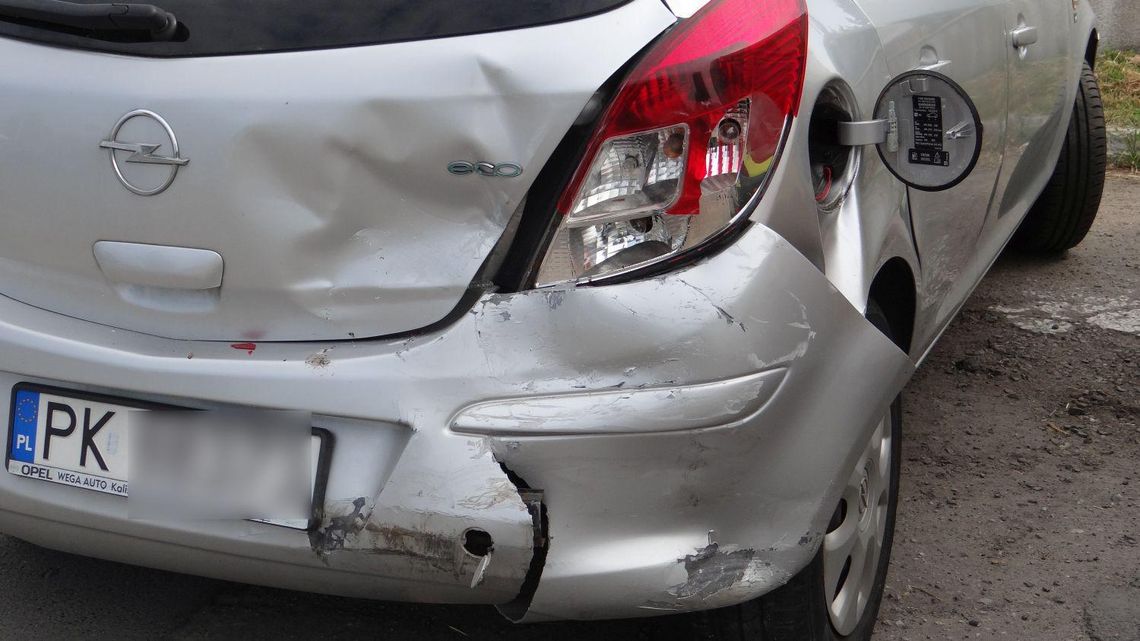 Spowodował kolizję, porzucił auto i uciekł. Szuka go policja ZDJĘCIA