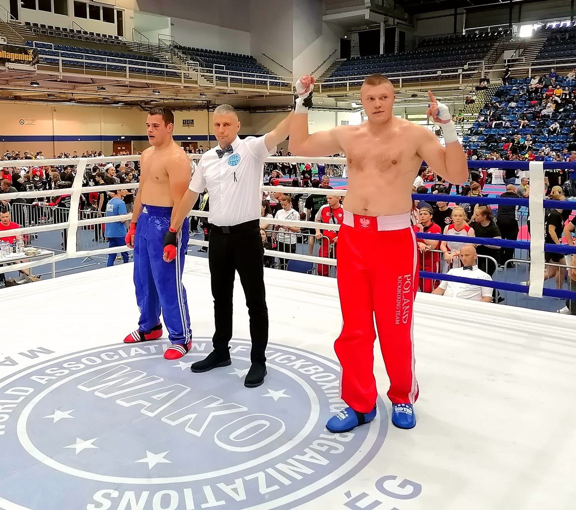 Srebro w Budapeszcie. Aleksander Stawirej na podium Pucharu Świata w kickboxingu