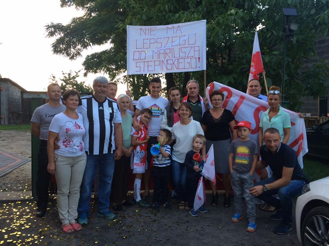 Stępiński po Euro 2016 wrócił do domu. Gorąco witała go rodzina i przyjaciele