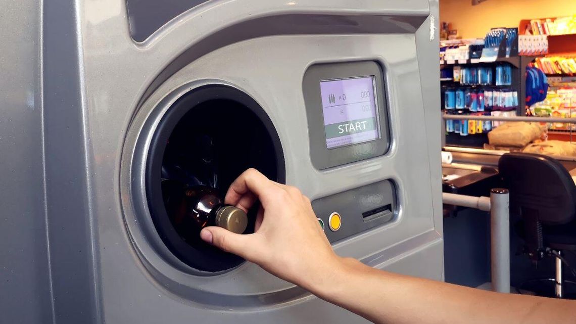 Stos butelek w domu. Czy zdążysz je oddać przed 1 października? Stos butelek w domu. Czy zdążysz je oddać przed 1 października?