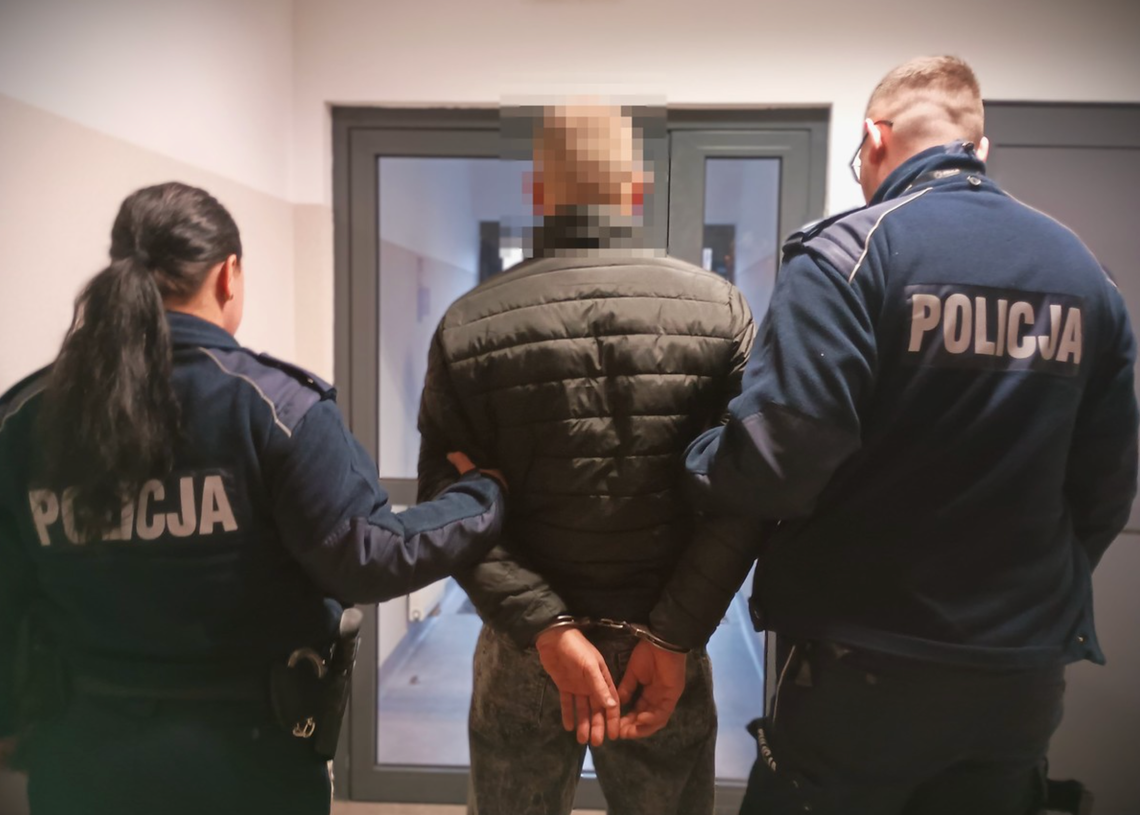 Strach we własnym domu. Policjanci zatrzymali trzech mężczyzn Strach we własnym domu. Policjanci zatrzymali trzech mężczyzn