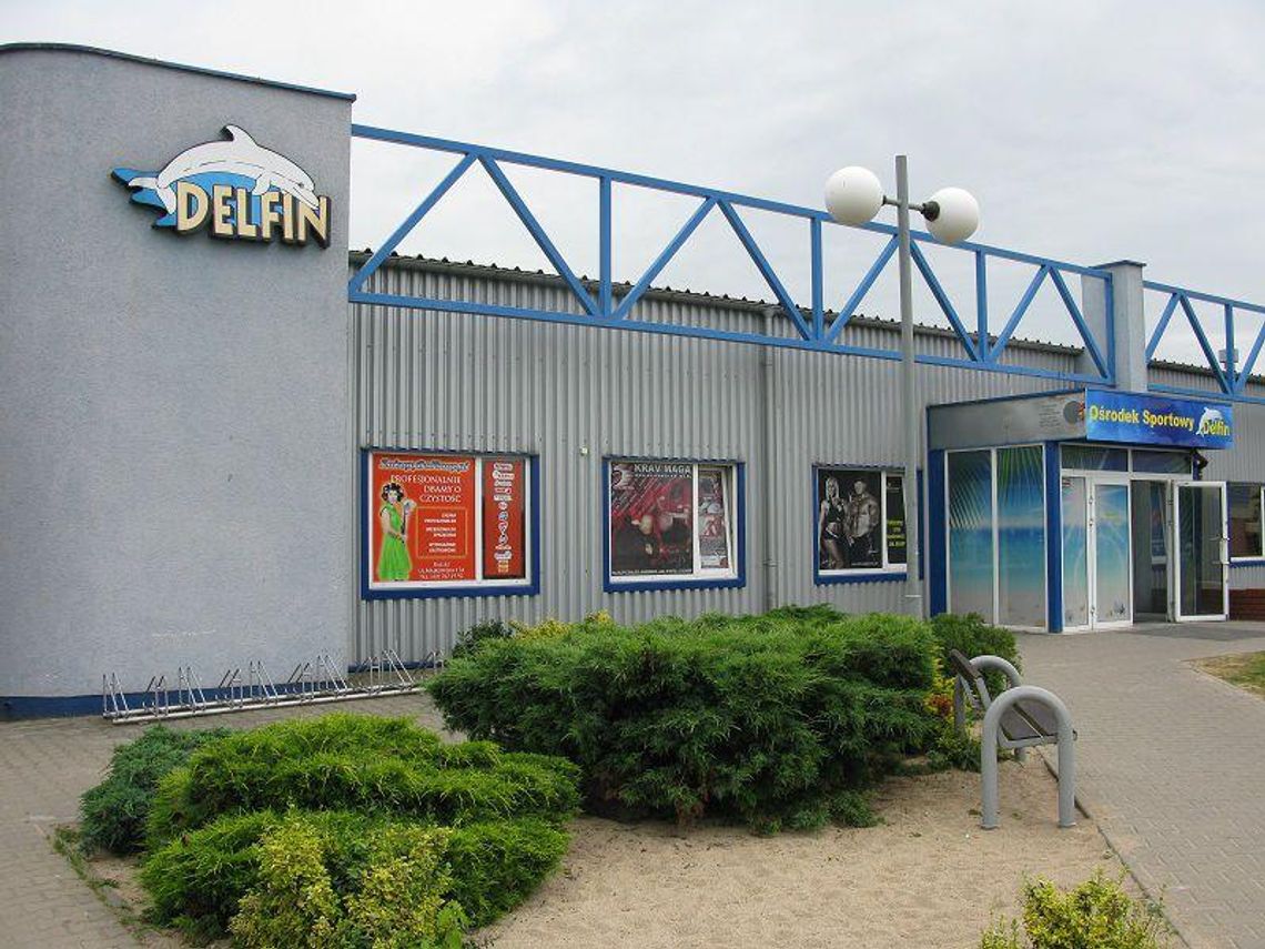 Supermarket po basenie Delfin?