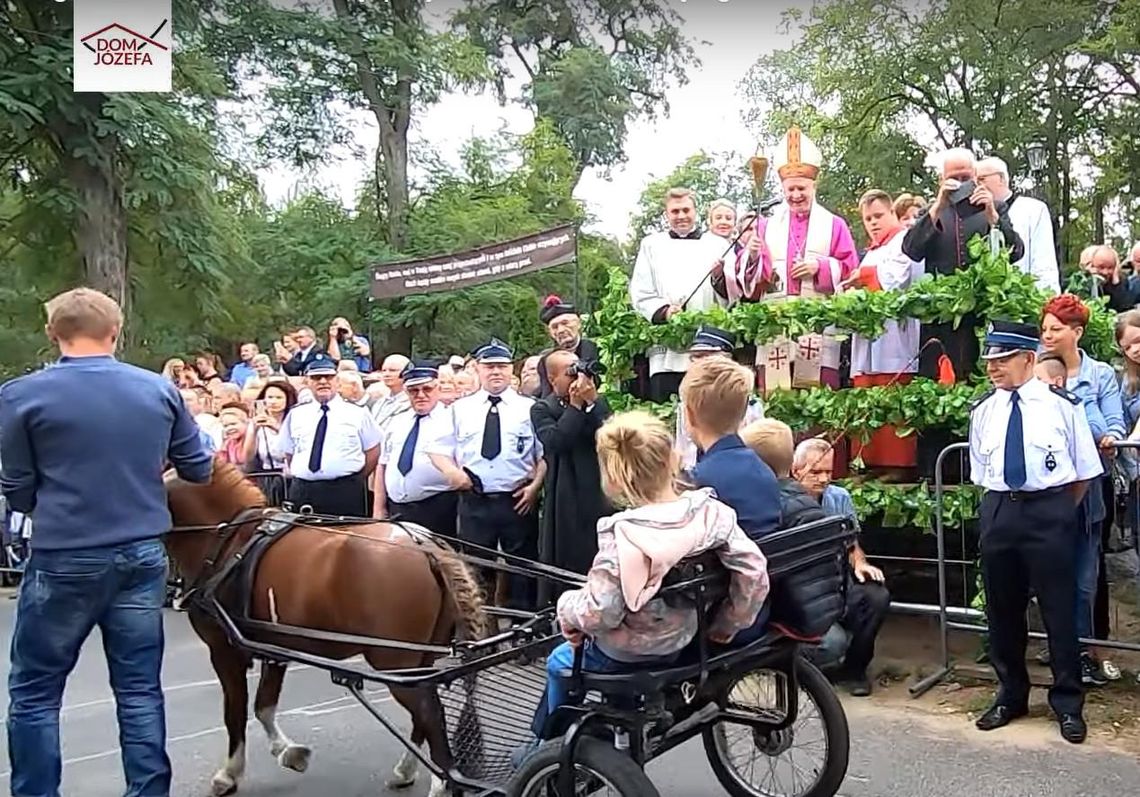 Święcenie zwierząt w Mikstacie WIDEO