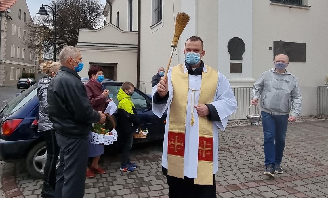 Święconka w dobie pandemii ZDJĘCIA