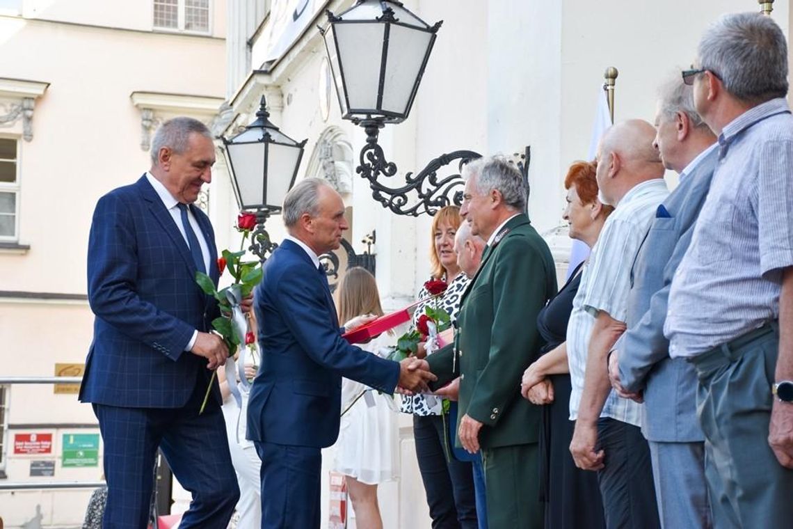 Święto Powiatu Kaliskiego w letniej odsłonie. Uhonorowano zasłużonych ZDJĘCIA