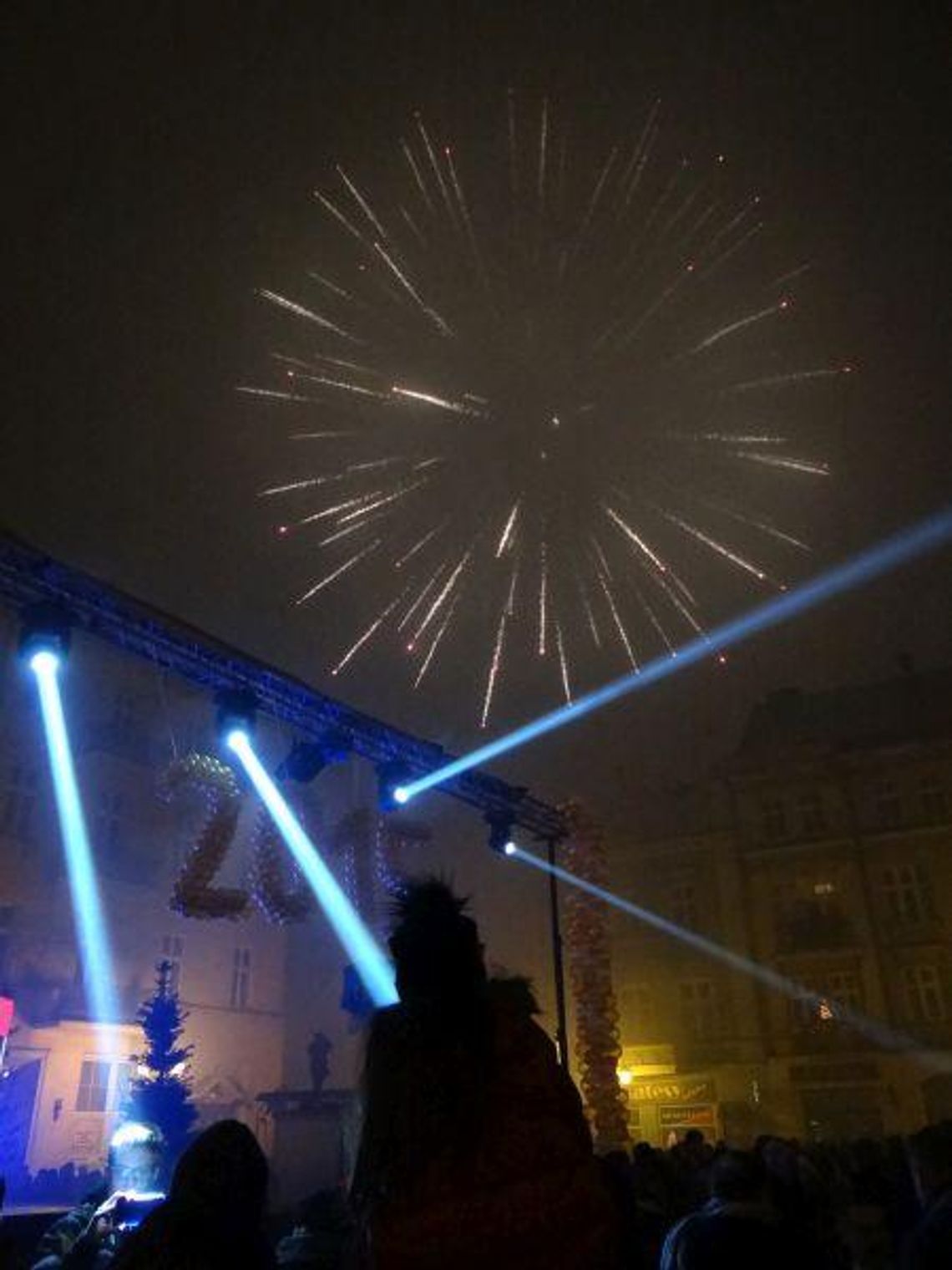 Sylwestrowy pokaz fajerwerków krótszy niż w ubiegłym roku