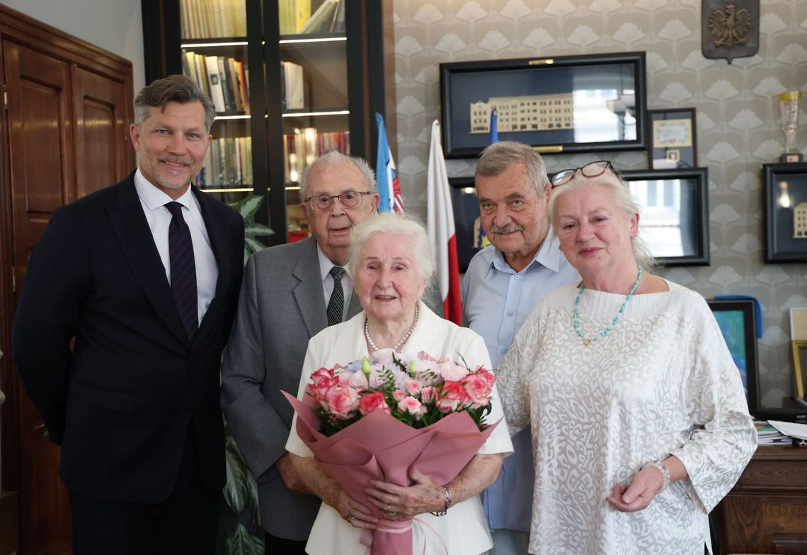 Takich historii jest coraz mniej. Teresa i Józef świętują 𝟕𝟓 lat małżeństwa! Takich historii jest coraz mniej. Teresa i Józef świętują 𝟕𝟓 lat małżeństwa!