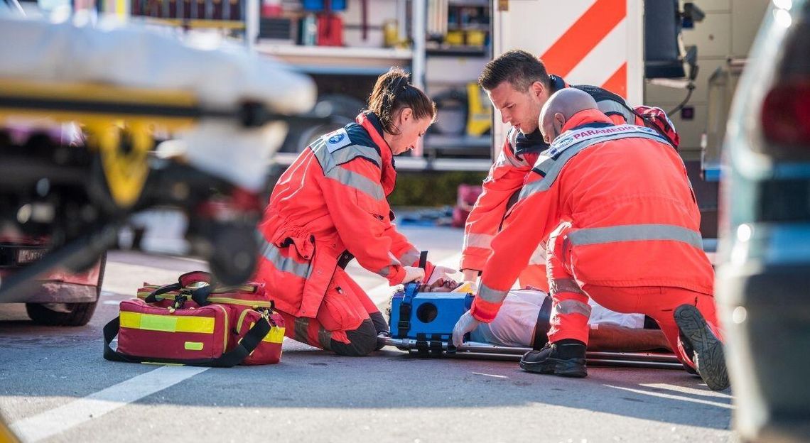 Teraz ataki na medyków będą ostro karane. Nowe przepisy już obowiązują Teraz ataki na medyków będą ostro karane. Nowe przepisy już obowiązują