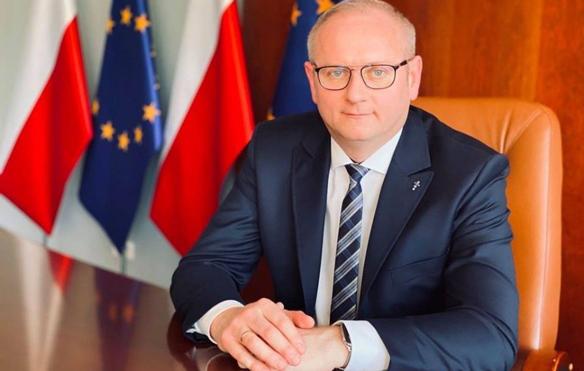 Teraz dyrektor administracyjny. Były wojewoda zatrudniony przez Akademię Kaliską