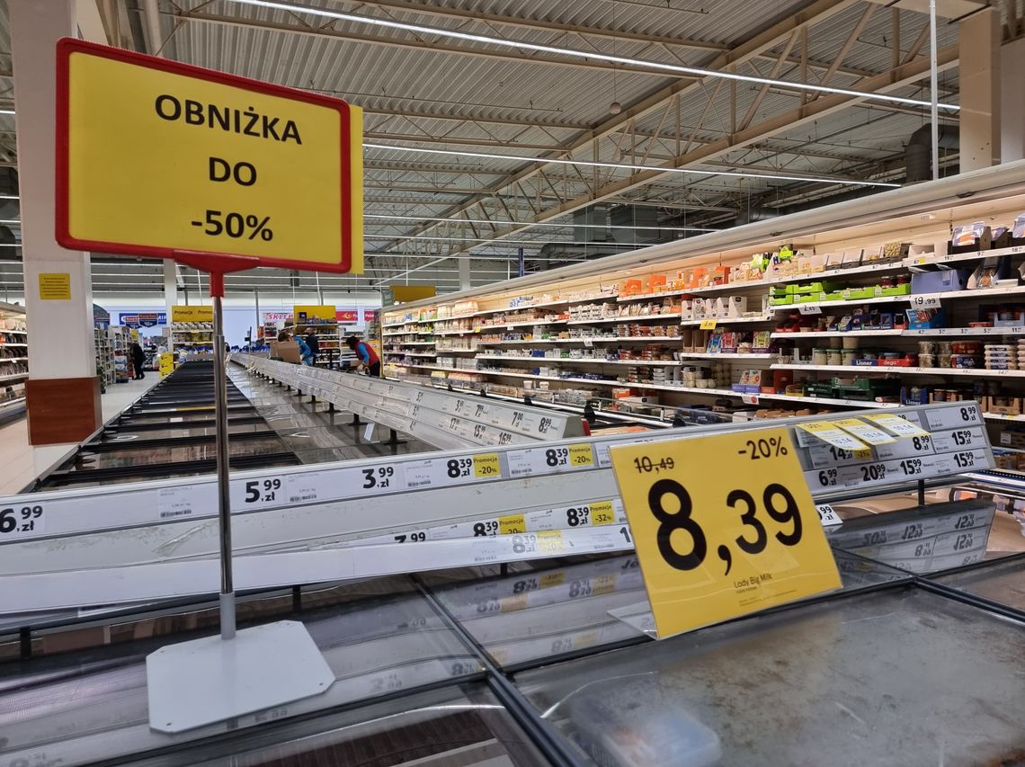 Tesco kusi klientów. Duże promocje przed likwidacją