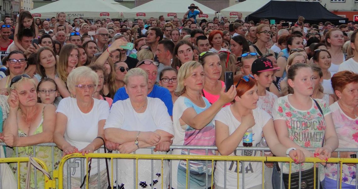 Tłumy na koncercie „Pod Niebem Kalisza” ZDJĘCIA