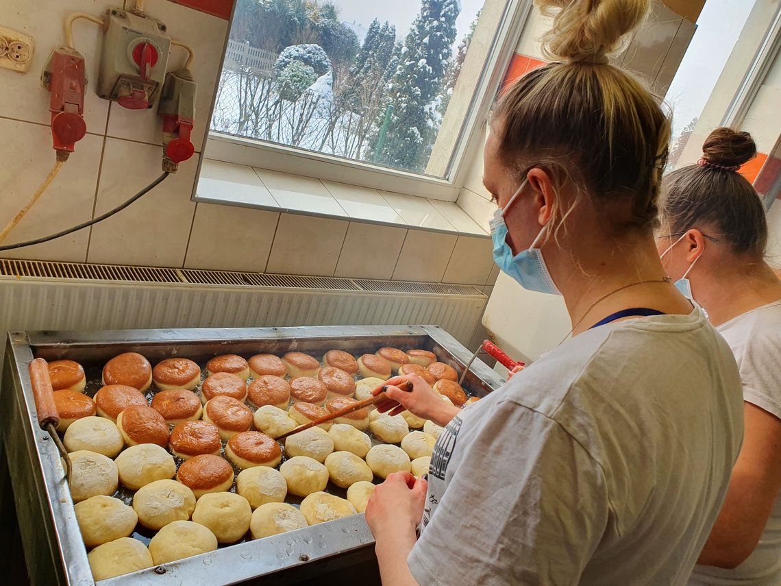 Tradycja to tradycja! Dziś królują pączki ZDJĘCIA