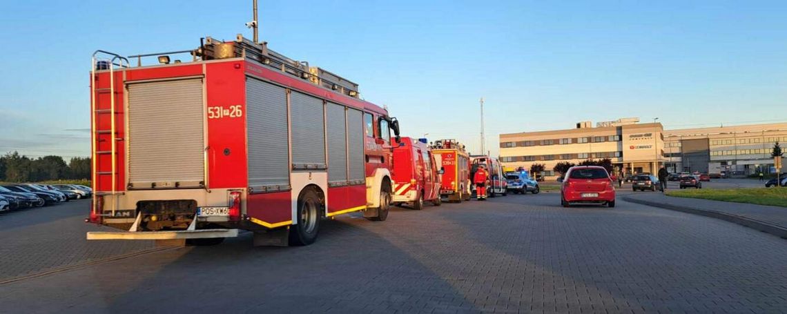 Tragedia na parkingu dużej firmy. Pracownik nagle zasłabł i zmarł